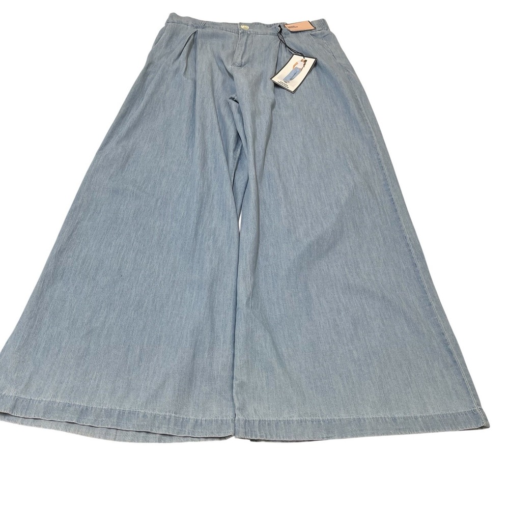 BCBG Denim Trouser Light Blue Cotton Pleated Wide Leg L Relaxed Fit Casual